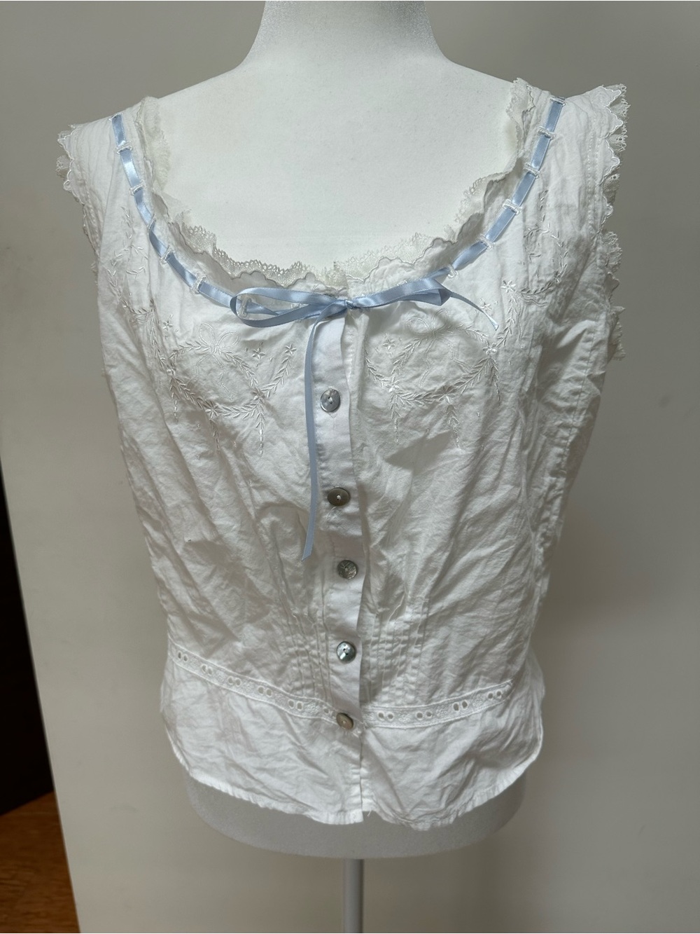 UNIF Rue Top White Ruffle Button-Front Lace Trim Top - Picture 2 of 4